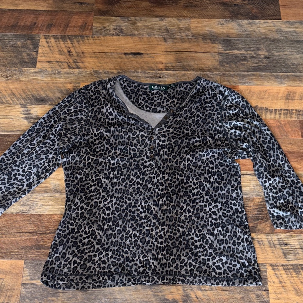 Lauren Ralph Lauren Gray and Black Leopard-Print Henley